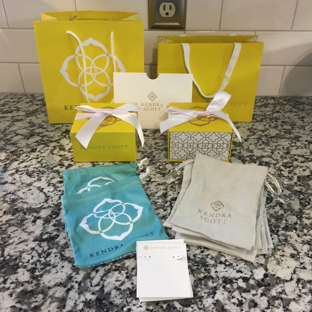 Kendra Scott boxes and cards